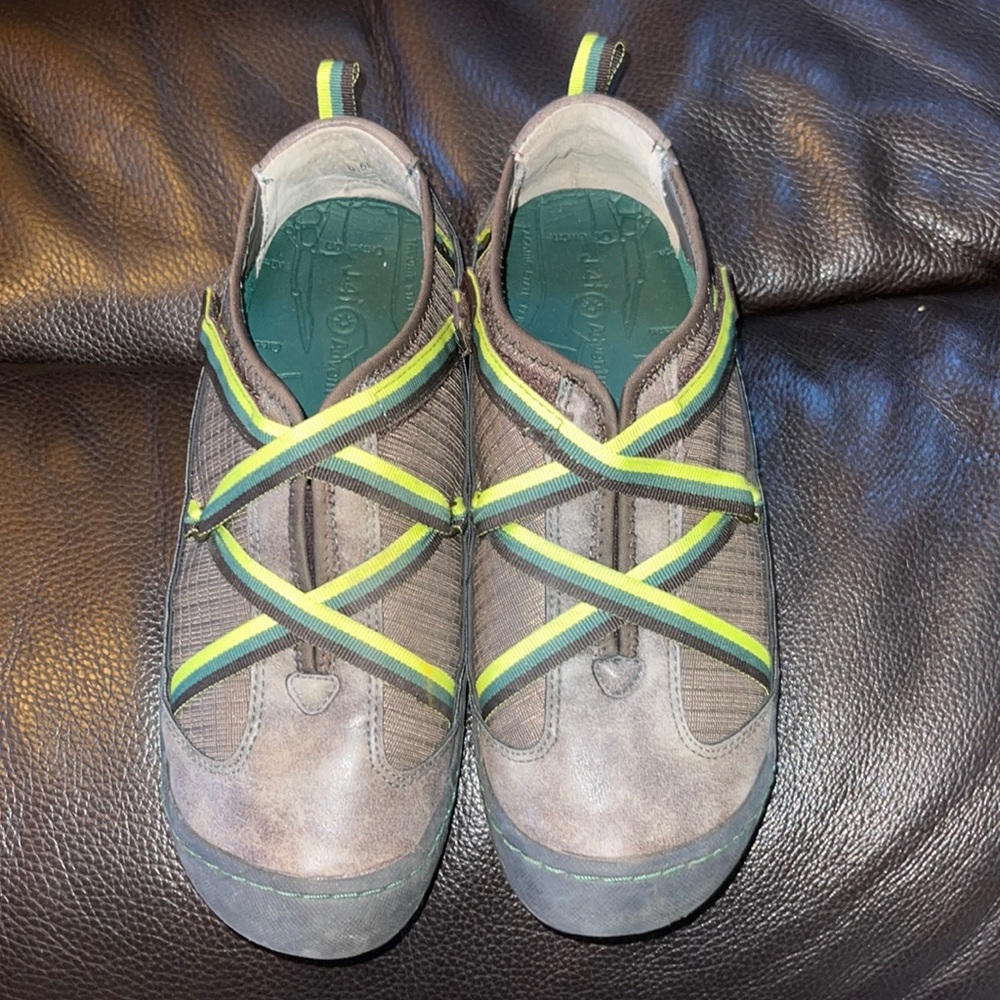 J-41 Slip-on Shoes 9.5